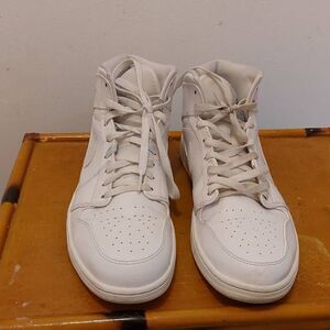 Men Nike Air Jordan 1 Retro Sneakers Size 13